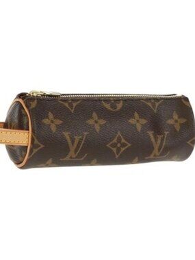 LOUIS VUITTON Monogram Pouch LV Auth 163479V
